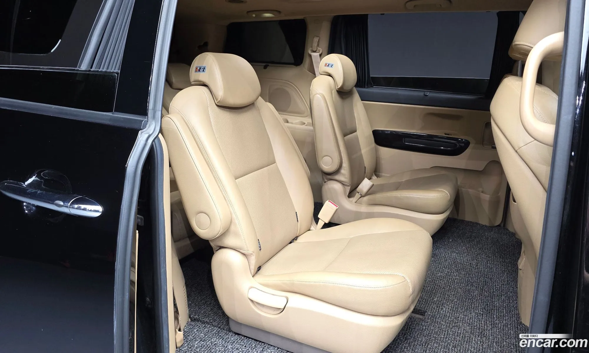 Kia Carnival 2017 KNAMC81ABJS355913 — 32