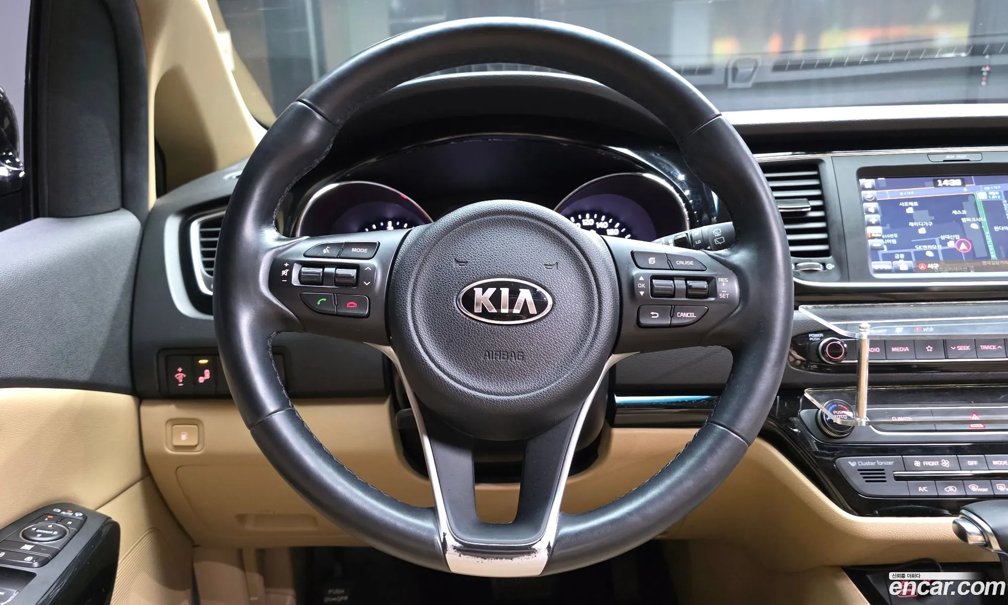Kia Carnival 2017 KNAMC81ABJS355913 — 17