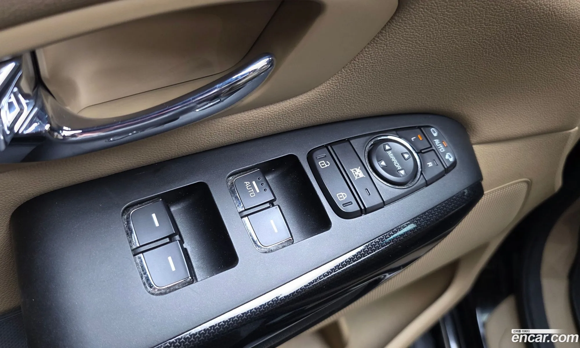 Kia Carnival 2017 KNAMC81ABJS355913 — 12