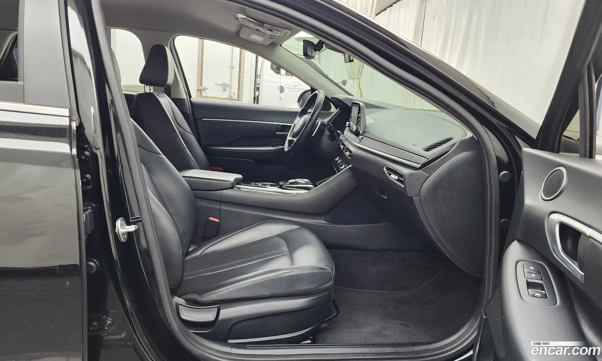 Hyundai Sonata 2019 KMHL141EBLA006402 — 20