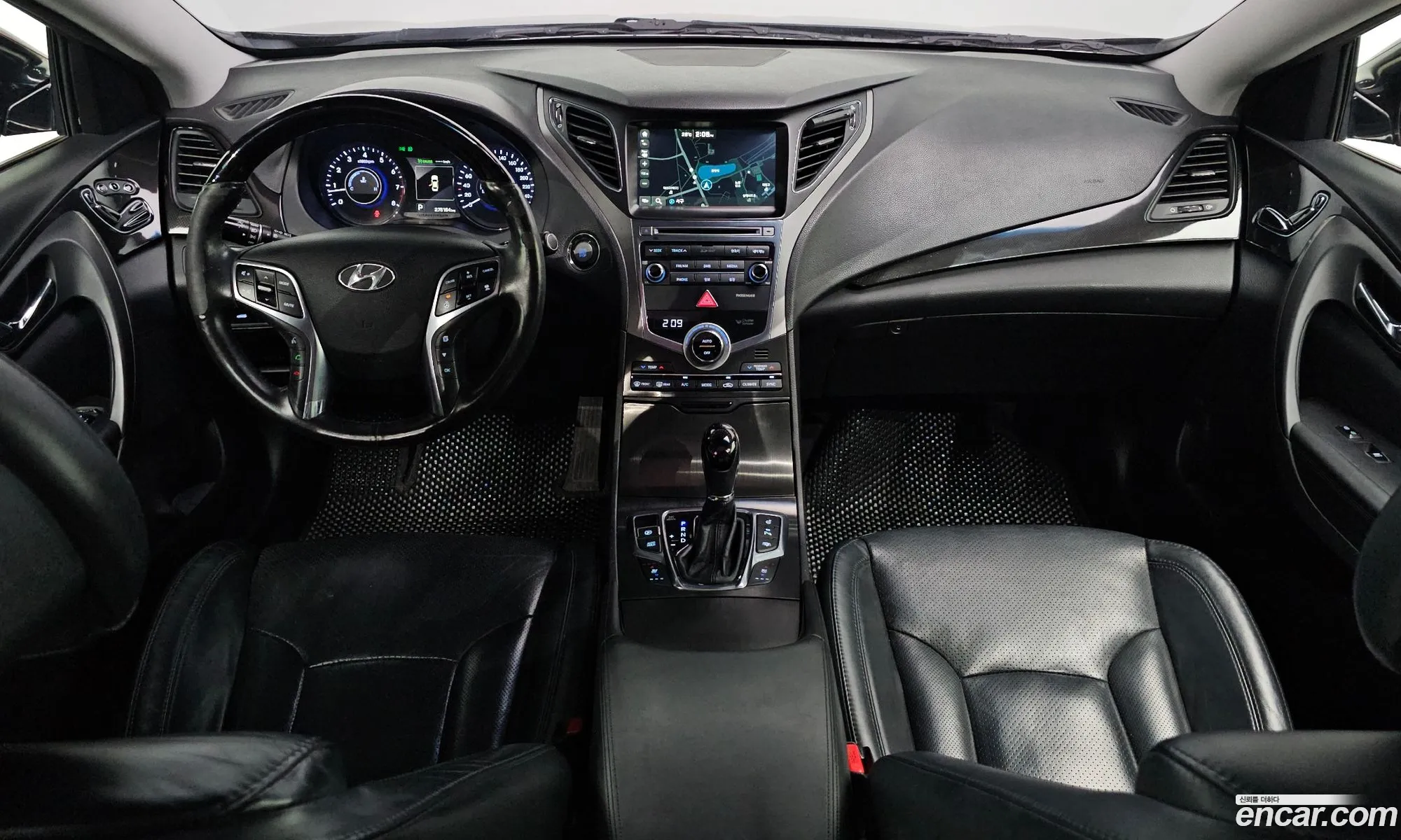 Hyundai Grandeur HG 2015 — 3