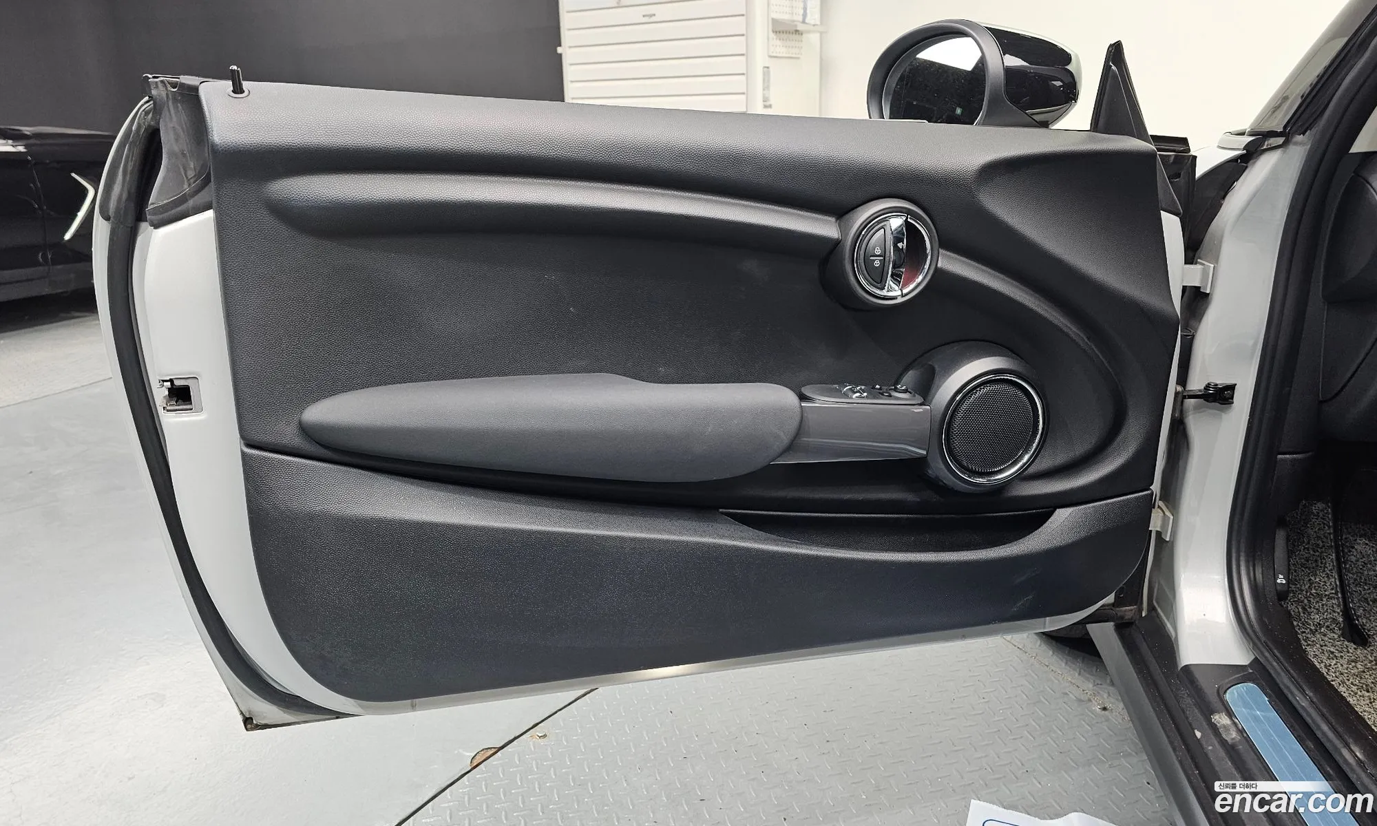 Mini Cooper 2021 WMWXR710111111111 — 28