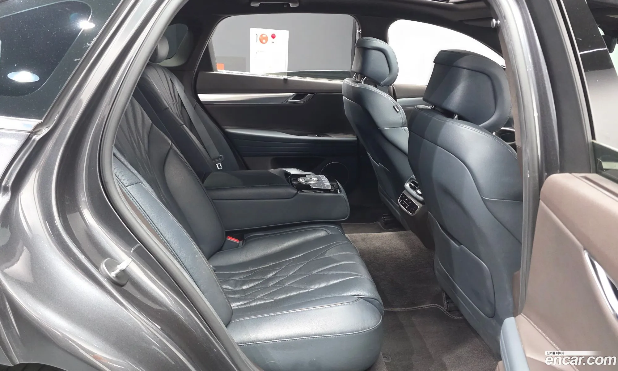 Genesis G80 2020 KMTGB41CDMU030884 — 4