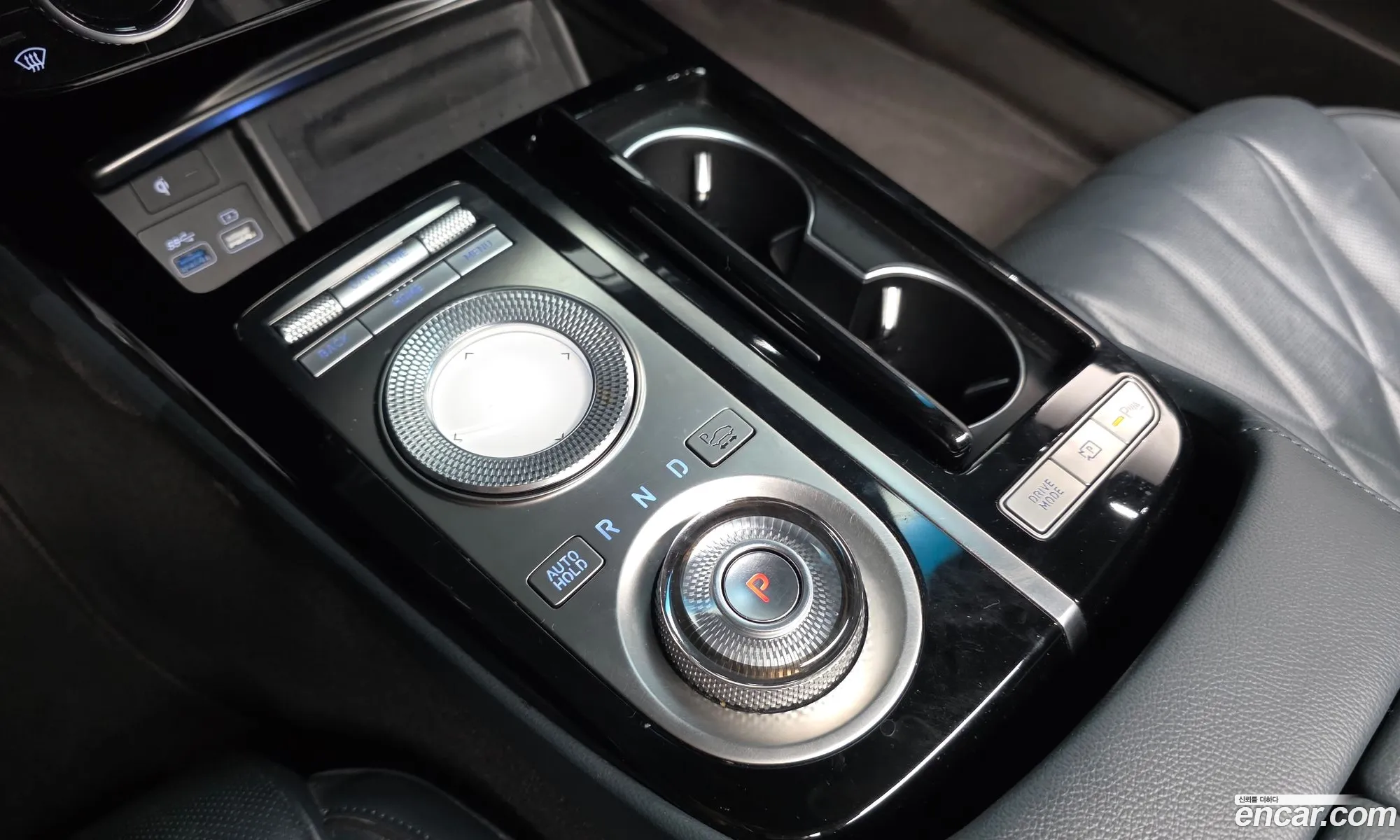 Genesis G80 2020 KMTGB41CDMU030884 — 3