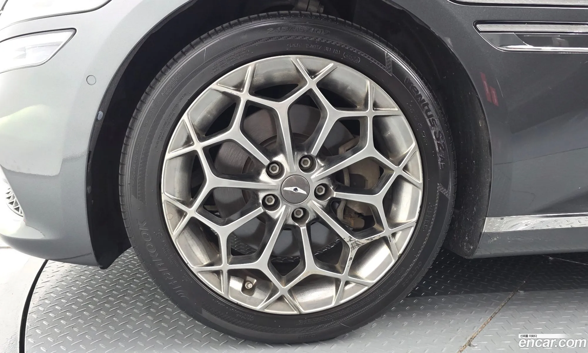 Genesis G80 2020 KMTGB41CDMU030884 — 10