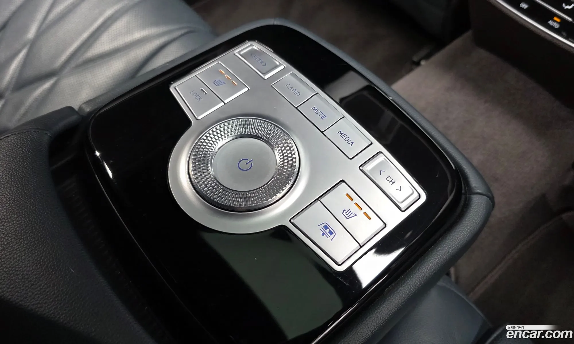 Genesis G80 2020 KMTGB41CDMU030884 — 19