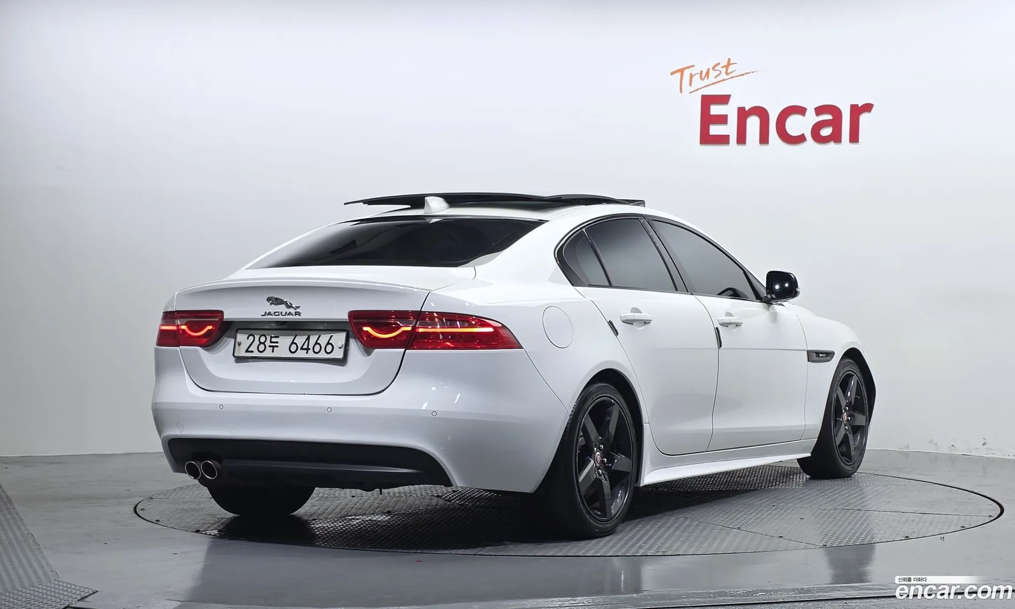 Jaguar XE 2017 SAJAB4BN0HA944225 — 17