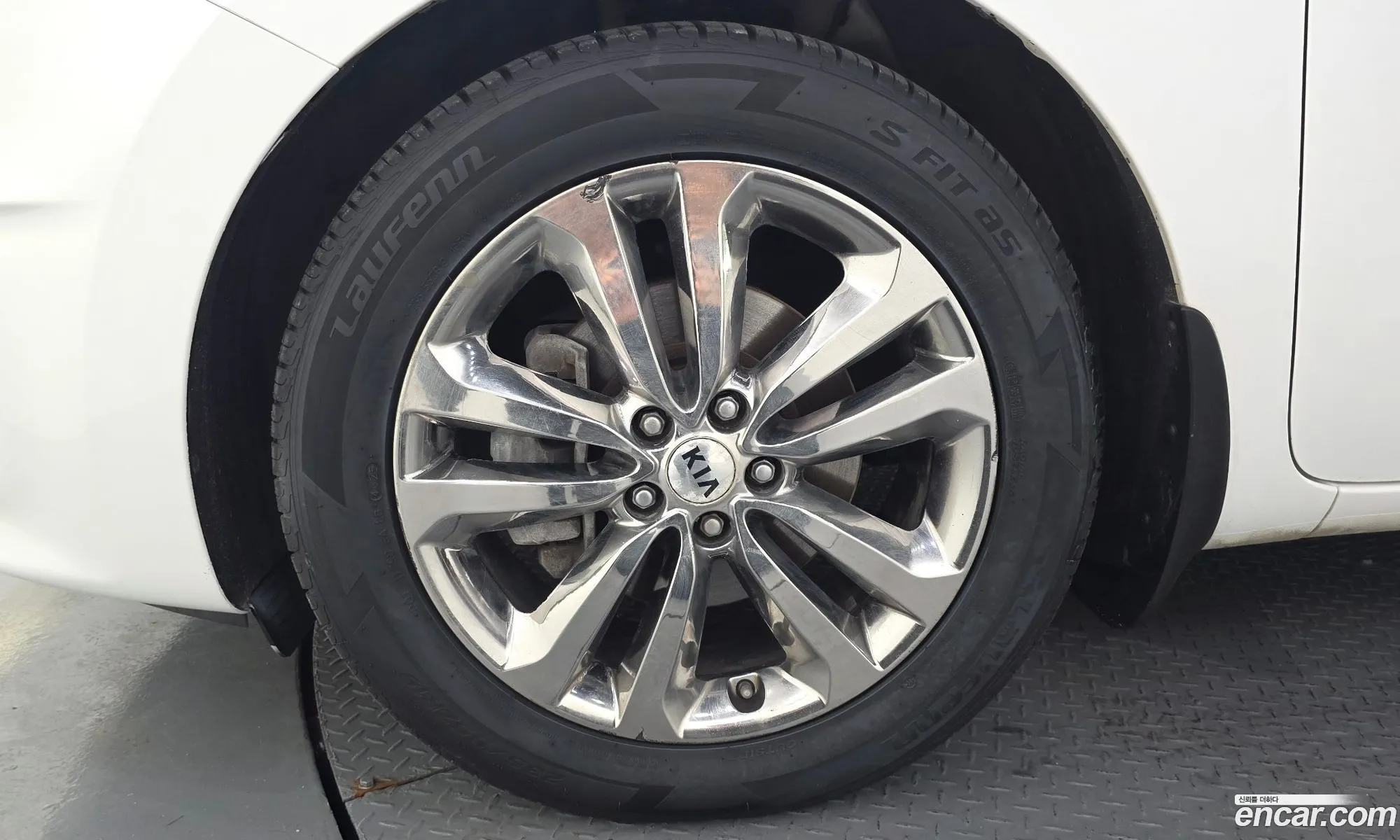 Kia Carnival 2016 KNAME81ABGS241900 — 5