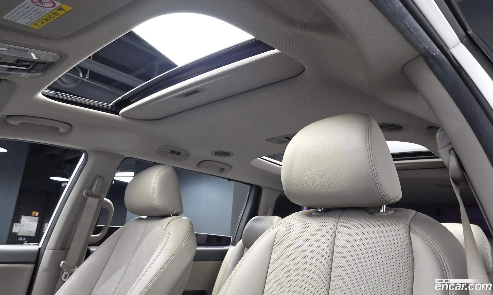 Kia Carnival 2016 KNAME81ABGS241900 — 17