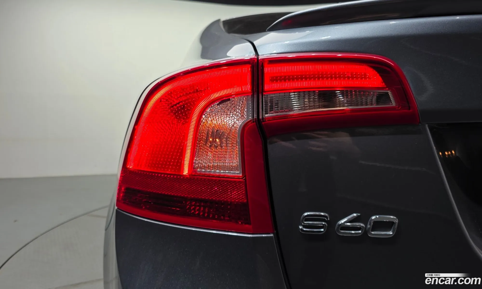 Volvo S60 2018 YV1FS40MDJ2467370 — 16