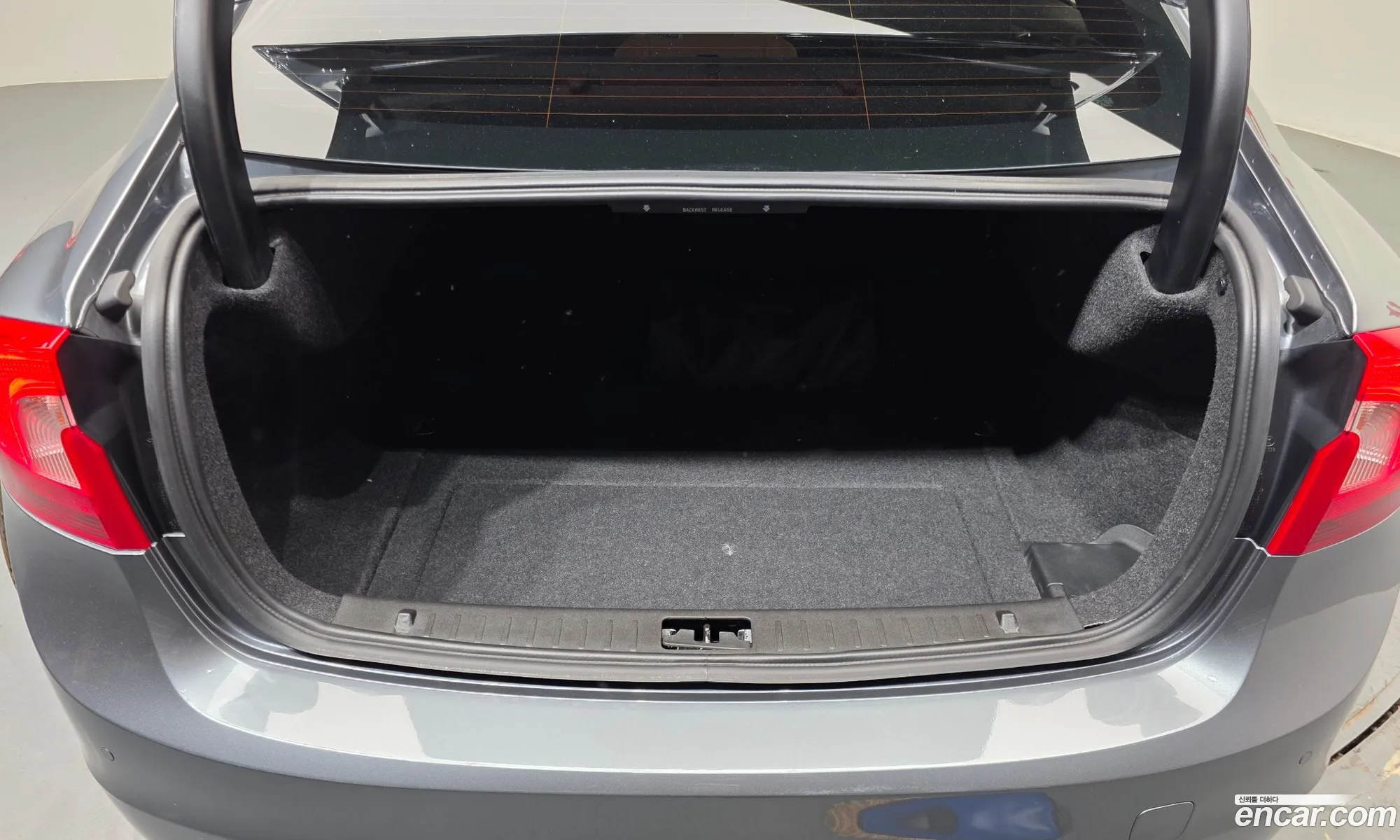 Volvo S60 2018 YV1FS40MDJ2467370 — 3