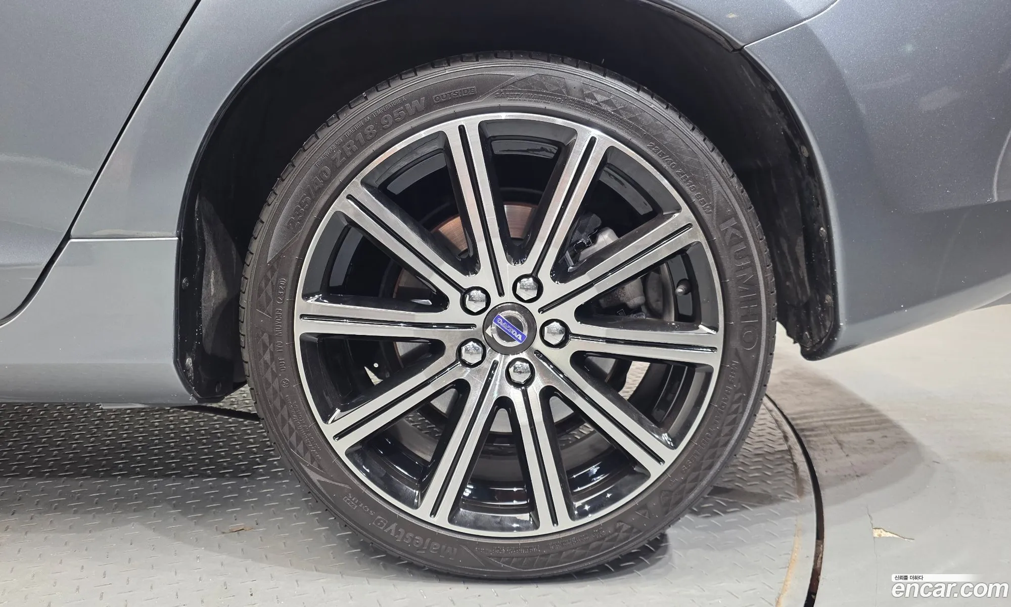 Volvo S60 2018 YV1FS40MDJ2467370 — 9