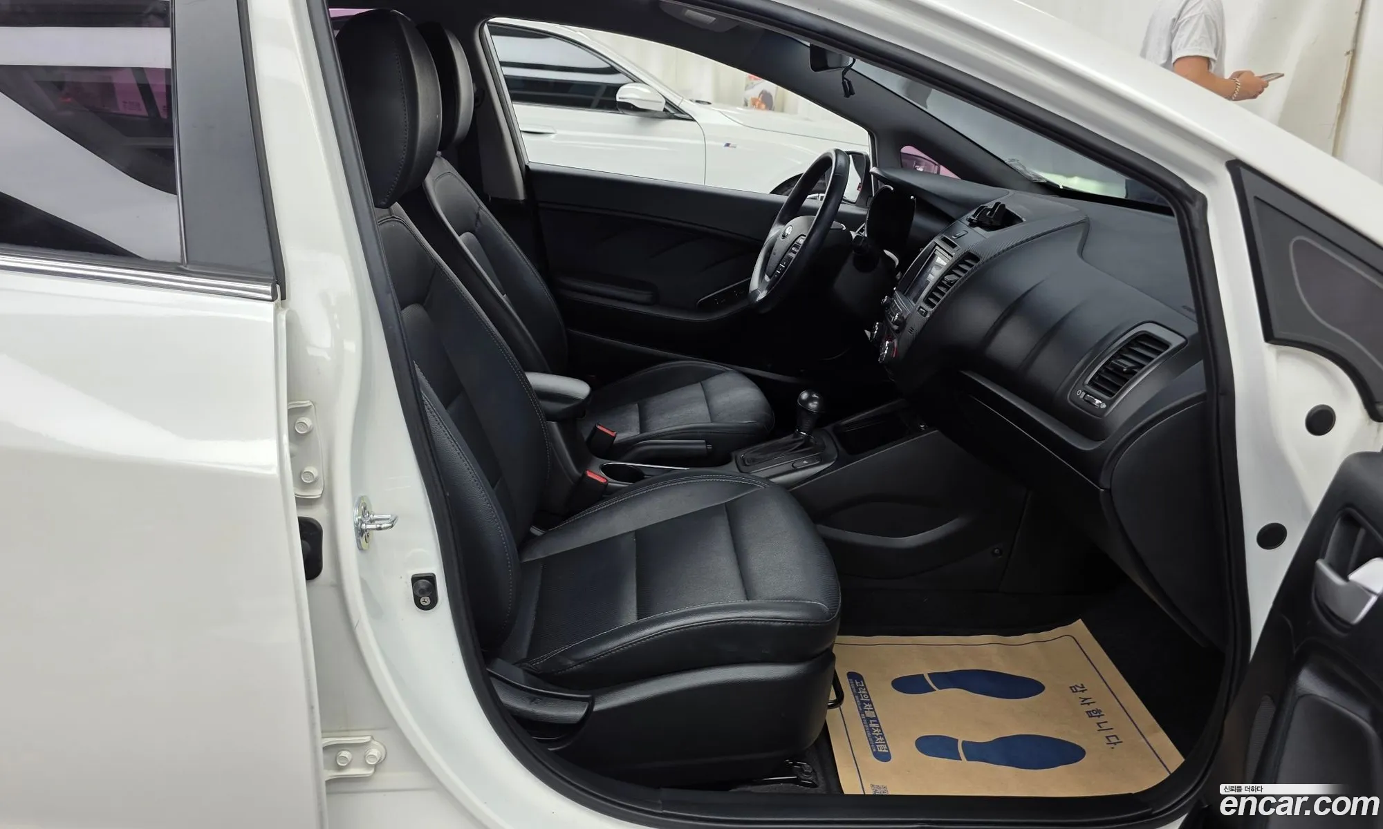 Kia K3 2014 KNAFK412BEA866811 — 11