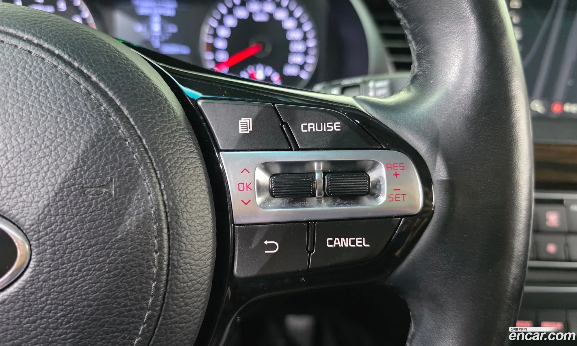 Kia K7 2018 KNALC418BJA151498 — 31