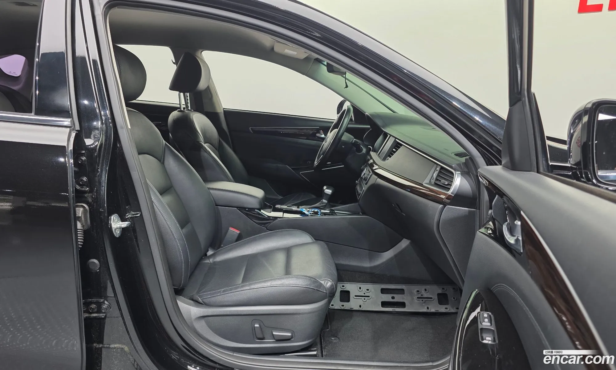 Kia K7 2018 KNALC418BJA151498 — 6