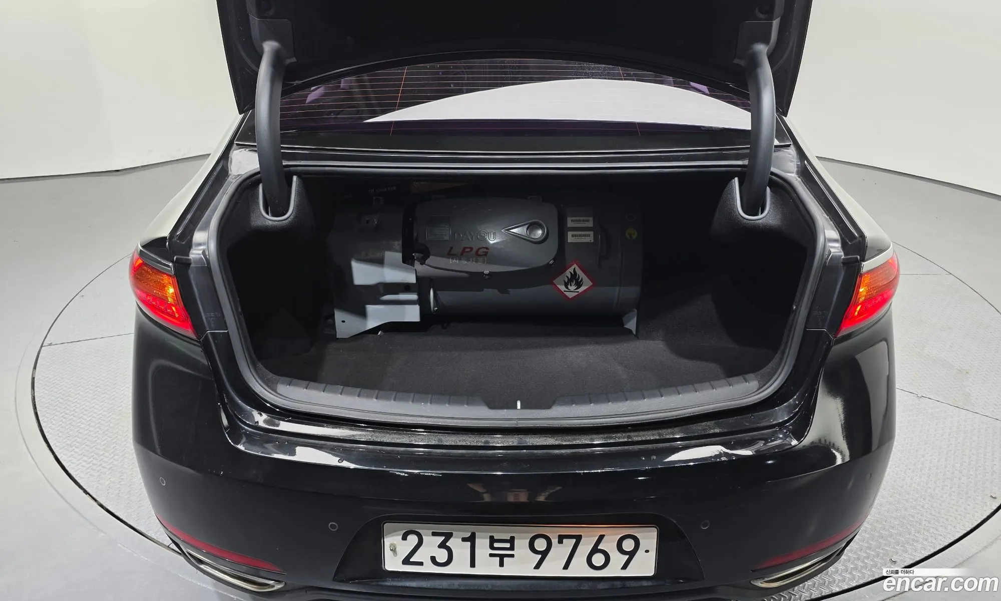 Kia K7 2018 KNALC418BJA151498 — 29