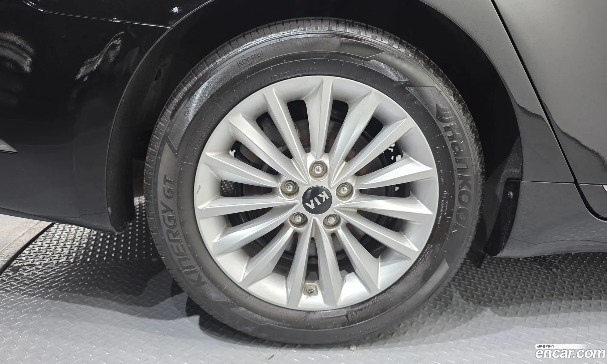 Kia K7 2018 KNALC418BJA151498 — 15
