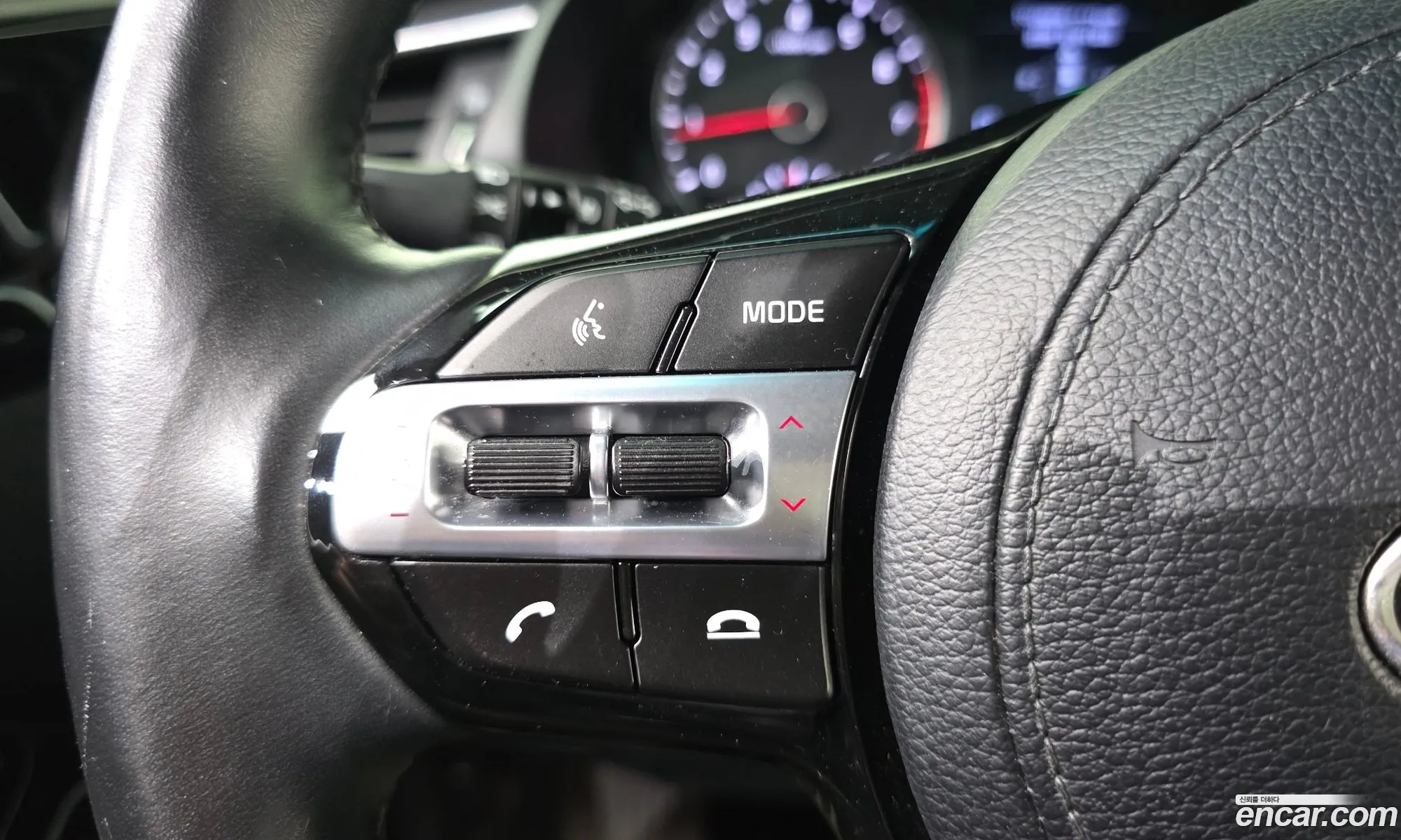Kia K7 2018 KNALC418BJA151498 — 11