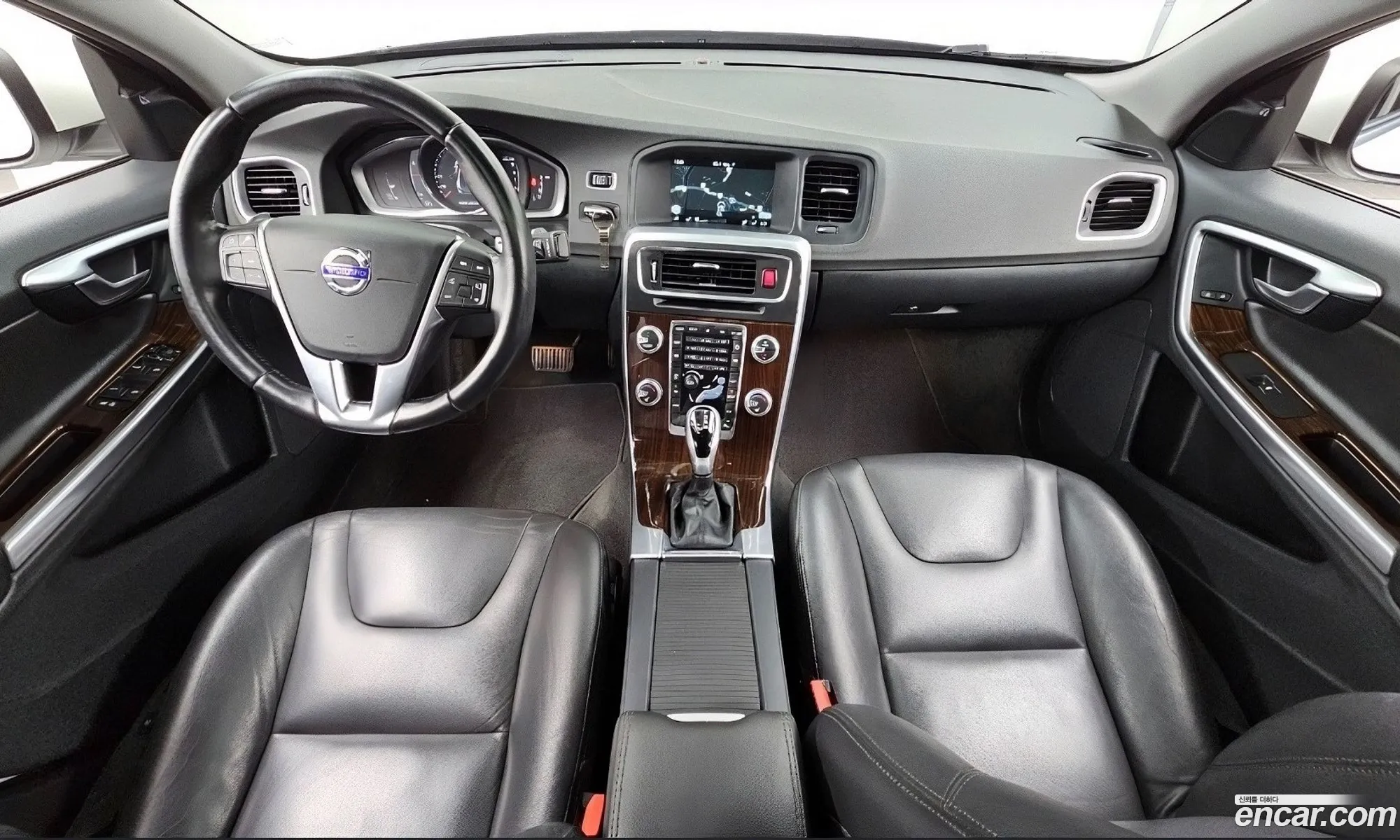 Volvo S60 2017 YV1FSA8BDH2435781 — 10