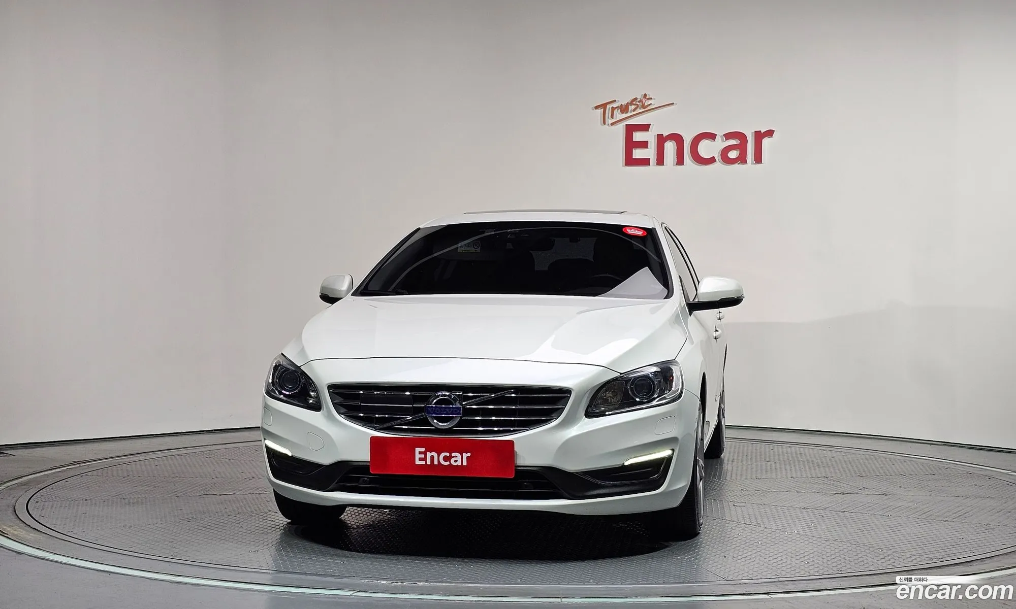 Volvo S60 2017 YV1FSA8BDH2435781 — 5