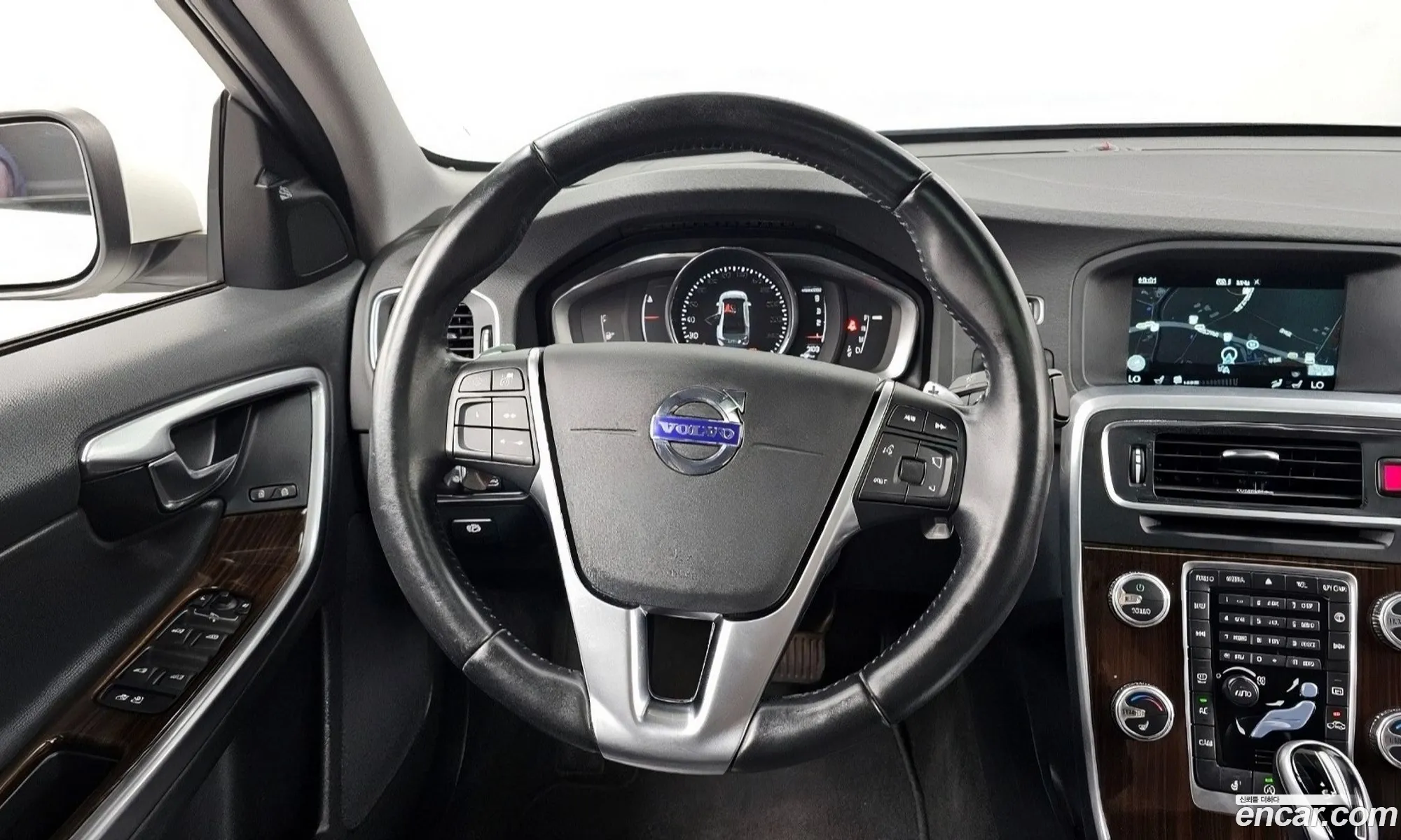 Volvo S60 2017 YV1FSA8BDH2435781 — 4