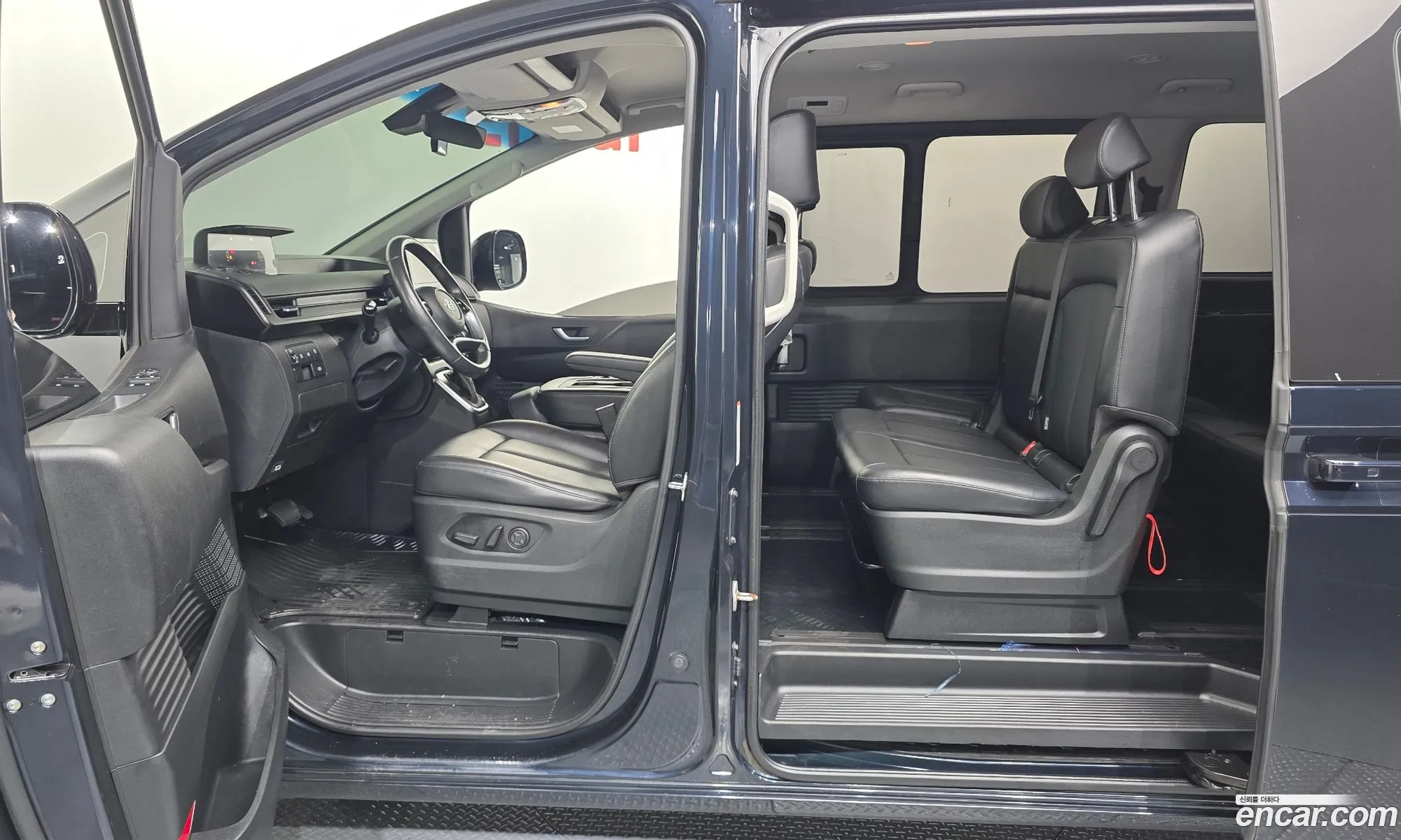 Hyundai Staria 2022 KMHYA811BNU059592 — 2