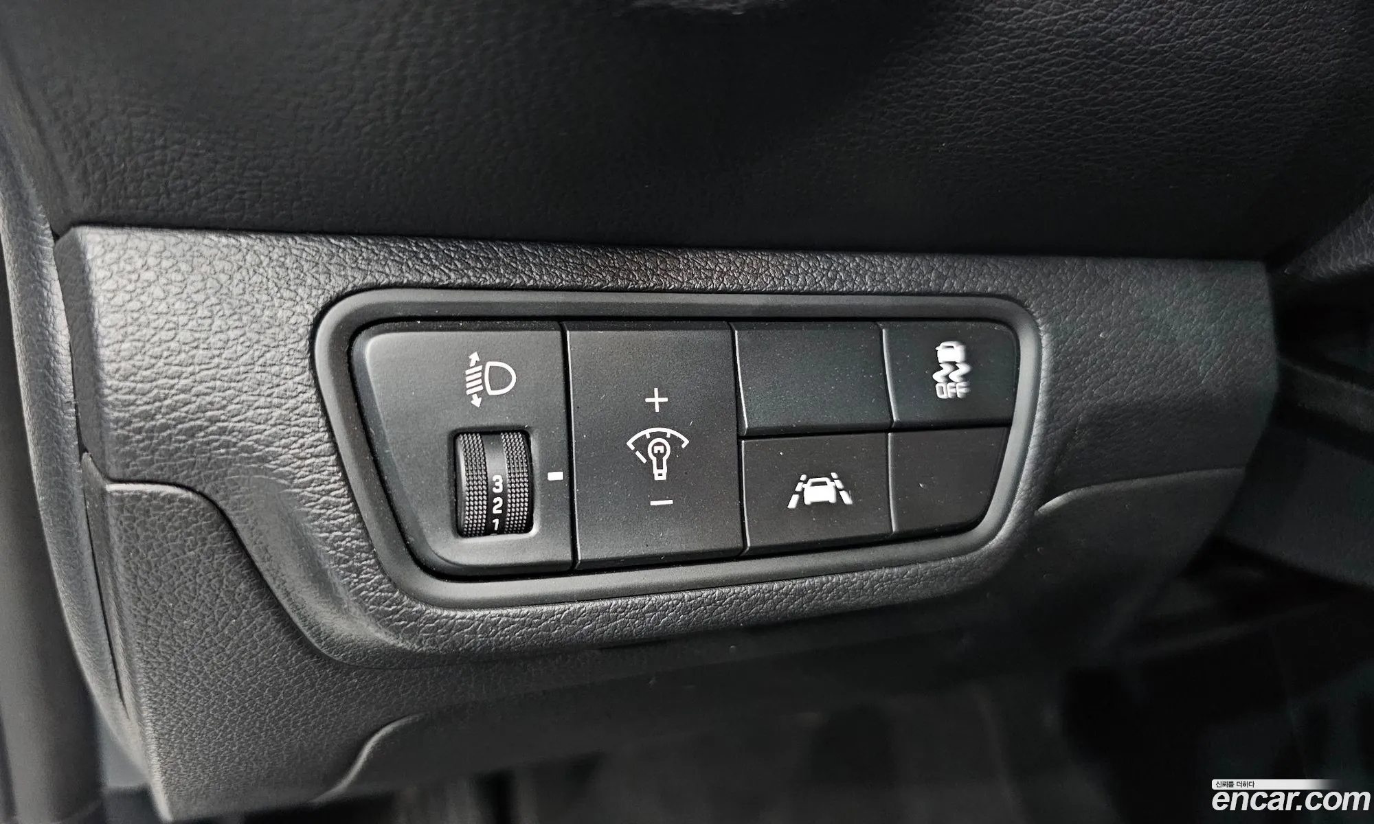 Kia K3 2020 KNAF241BELA887810 — 12