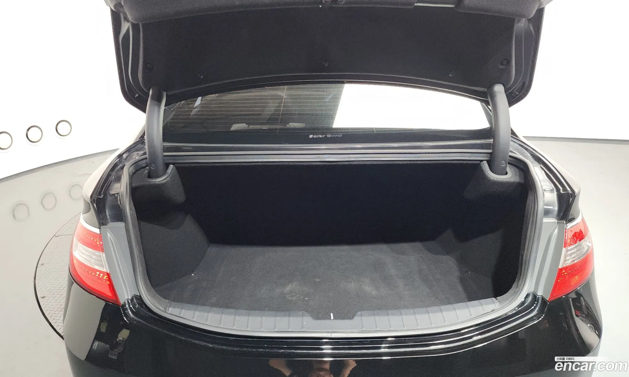 Hyundai Grandeur HG 2014 — 17