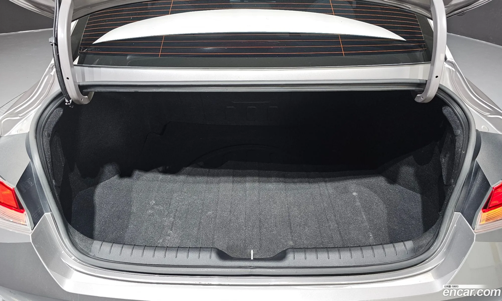 Hyundai Elantra Hybrid