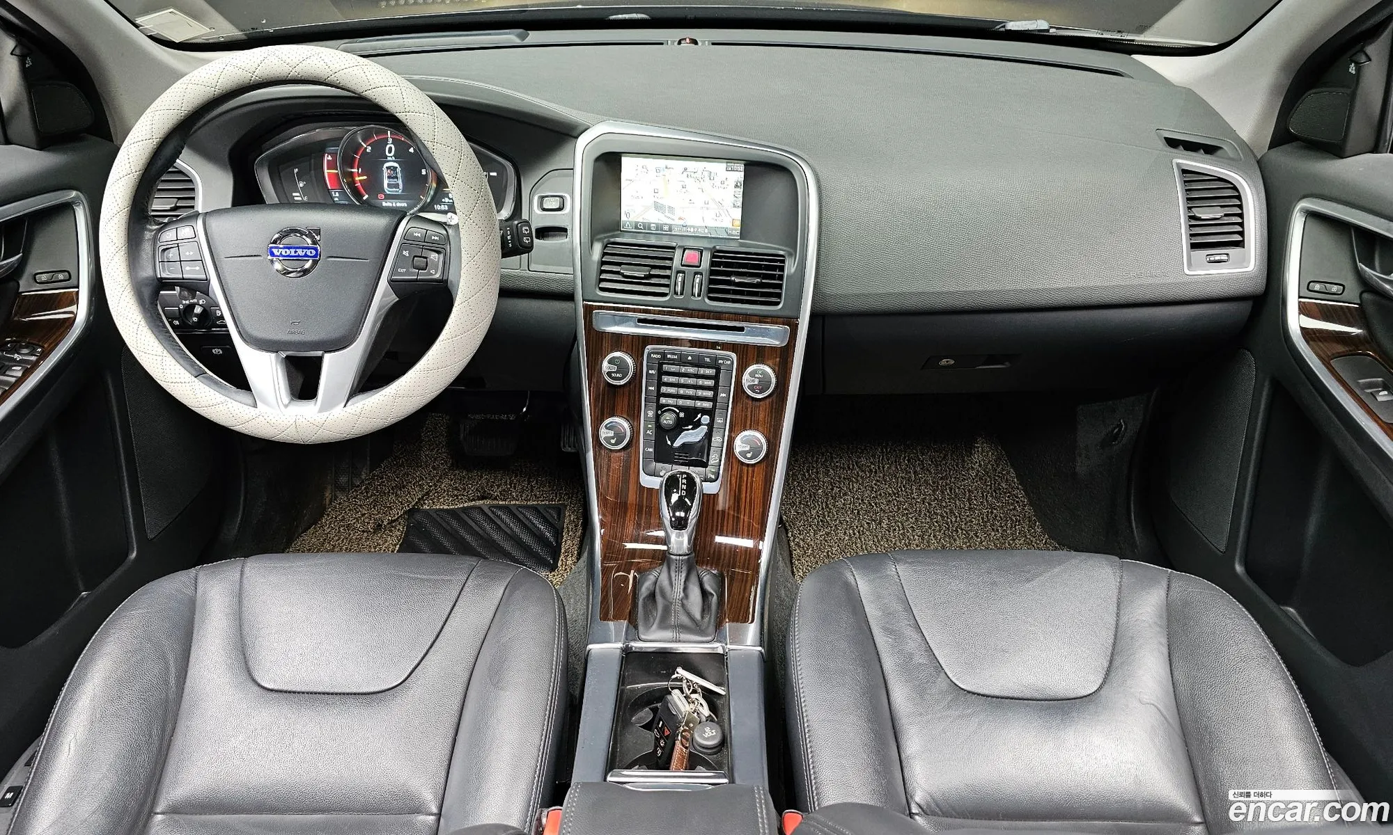 Volvo XC60 2015 — 16