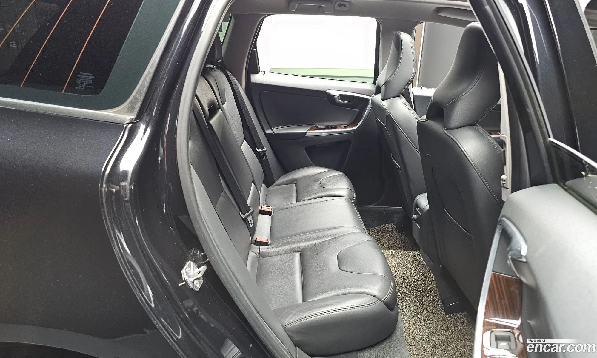 Volvo XC60 2015 — 17