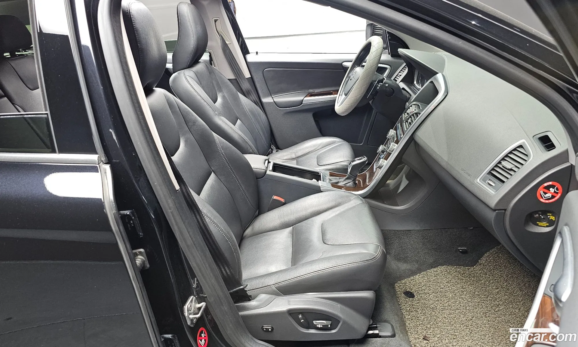 Volvo XC60 2015 — 13