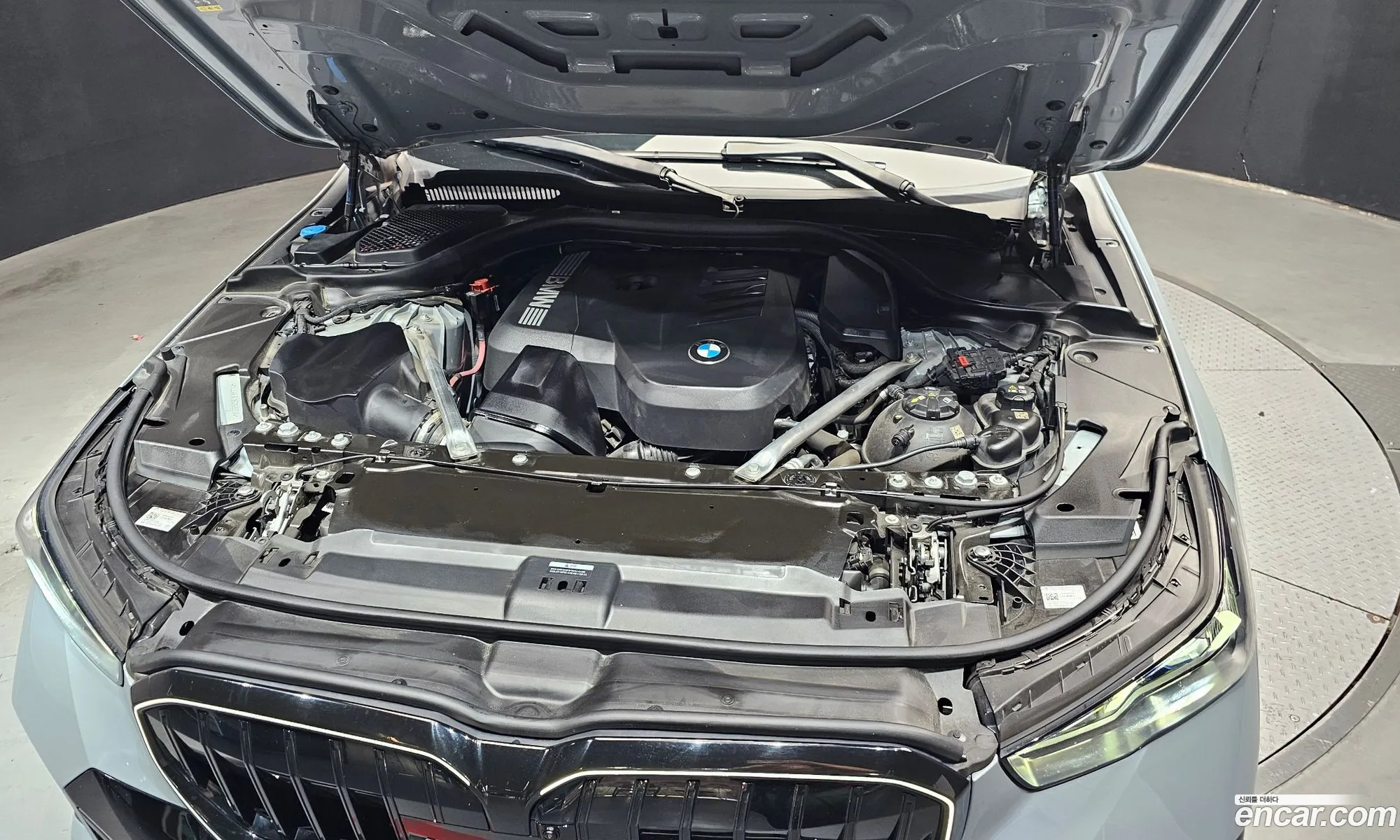 BMW 5 Series 2023 WBA51FJ03RCP82646 — 8