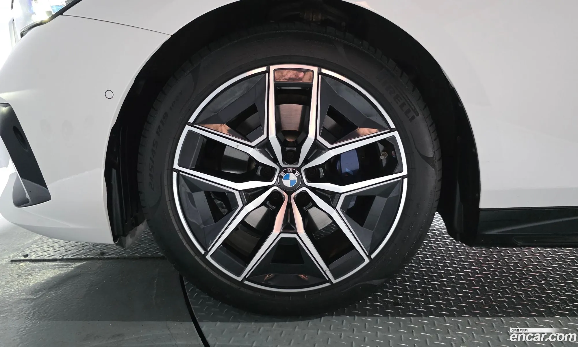 BMW 5 Series 2025 WBA21FJ06SCV17499 — 14
