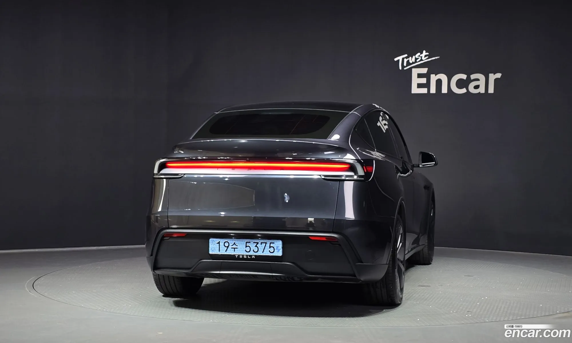 Tesla Model Y 2025 LRWYGCFJ3SC046775 — 4