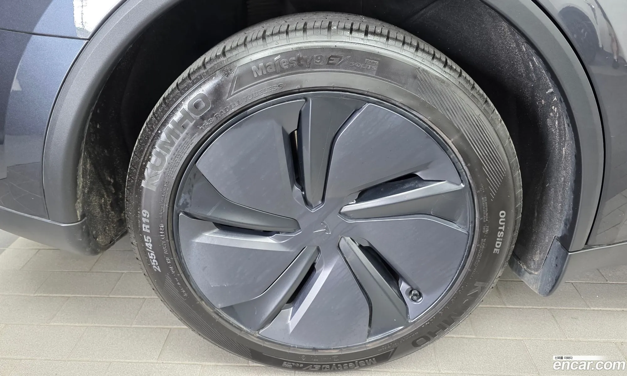Tesla Model Y 2025 LRWYGCFJ3SC046775 — 17