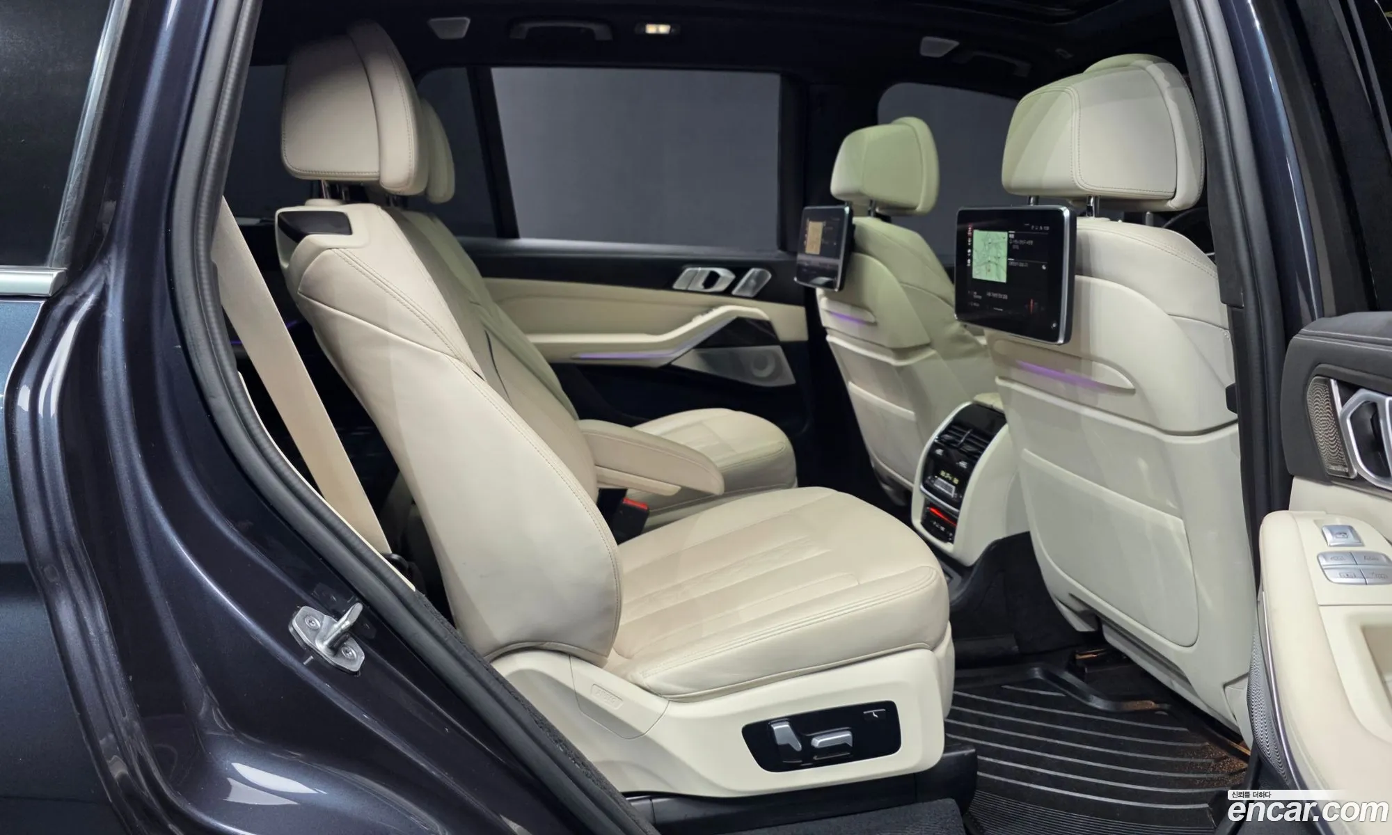 BMW X7 2021 WBATB4100N9J34116 — 36