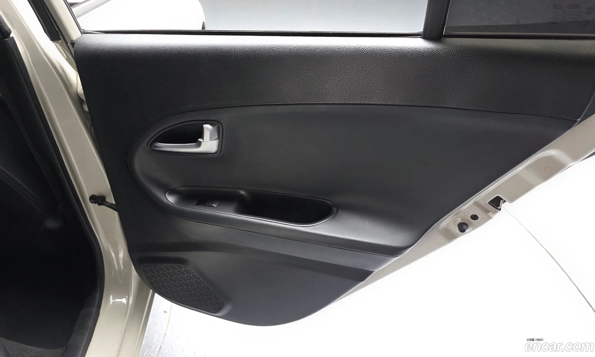 Kia Morning 2015 — 17