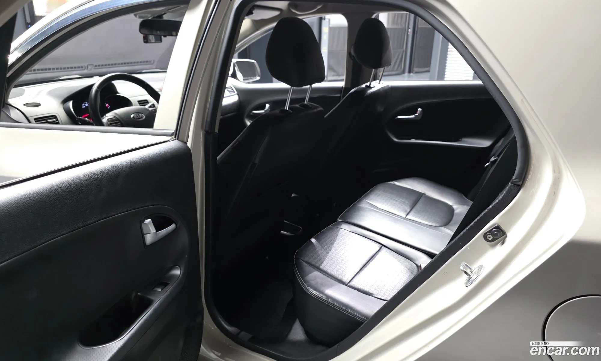 Kia Morning 2015 — 33