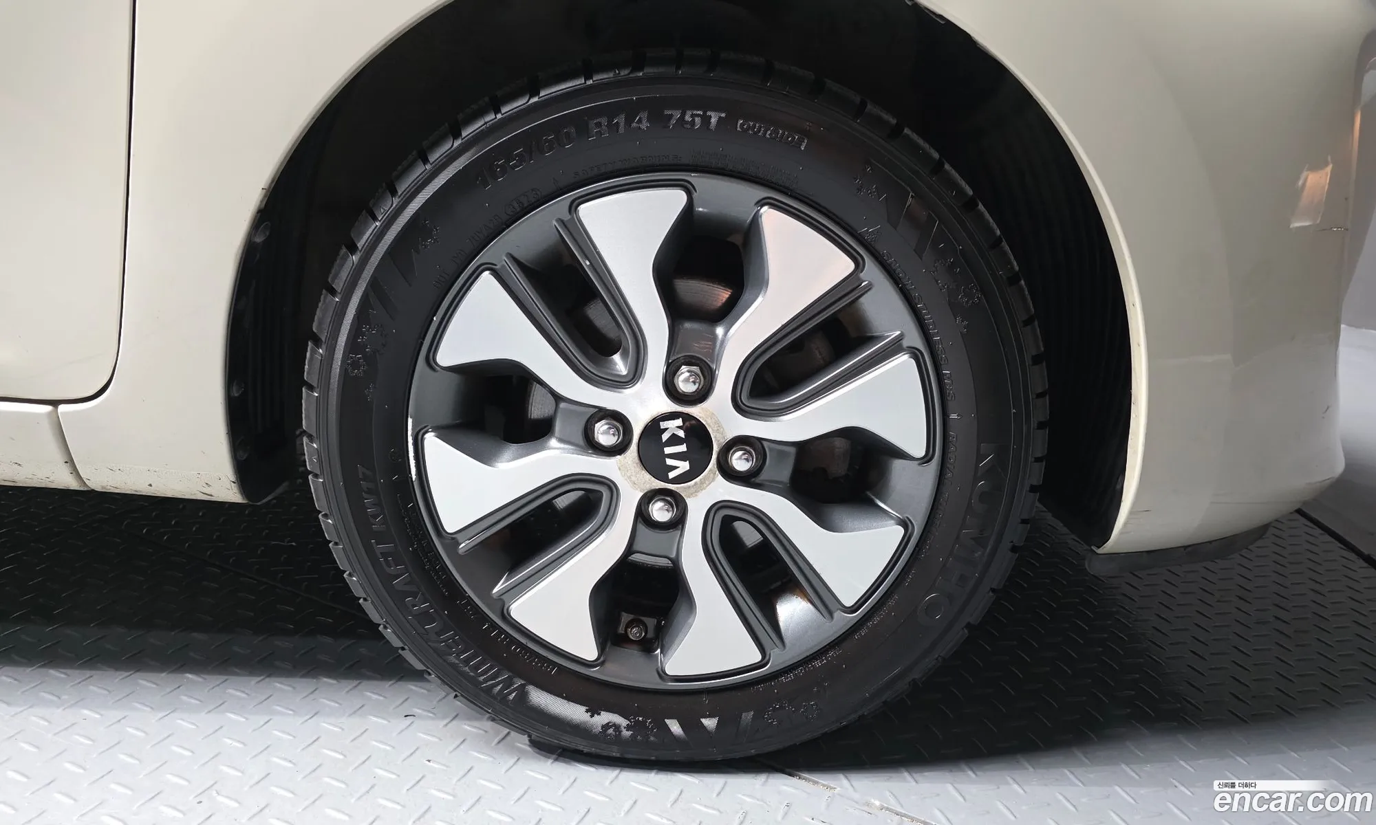 Kia Morning 2015 — 28