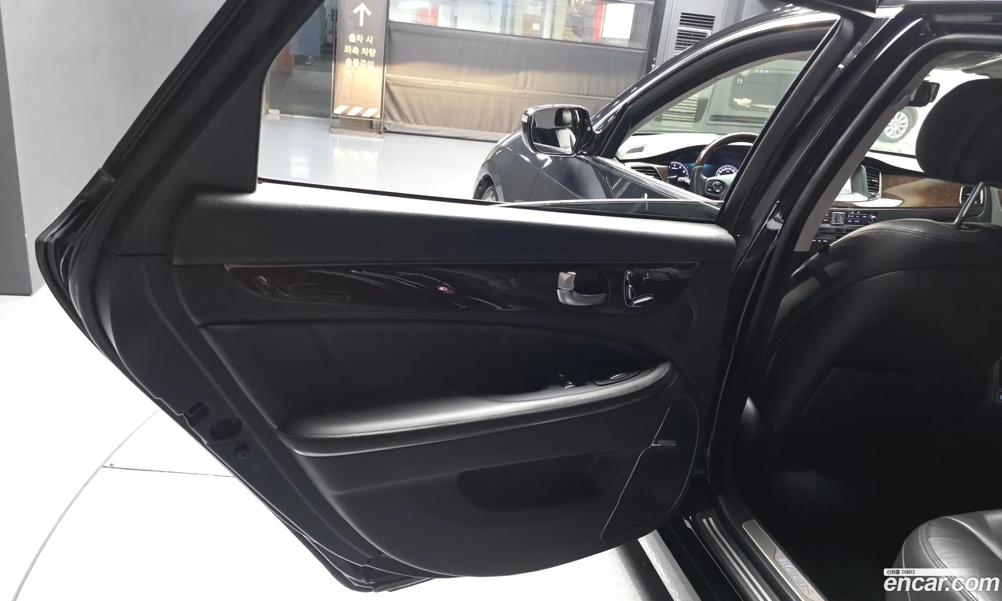Hyundai Equus 2013 KMHGF41DBEU085164 — 15