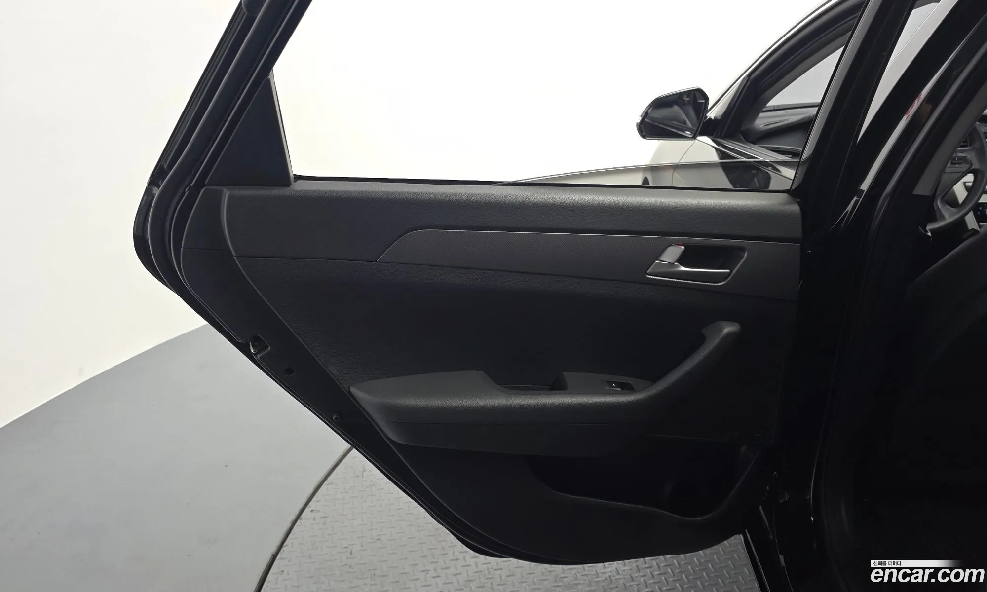Hyundai LF Sonata 2015 KMHE341DBFA109915 — 17