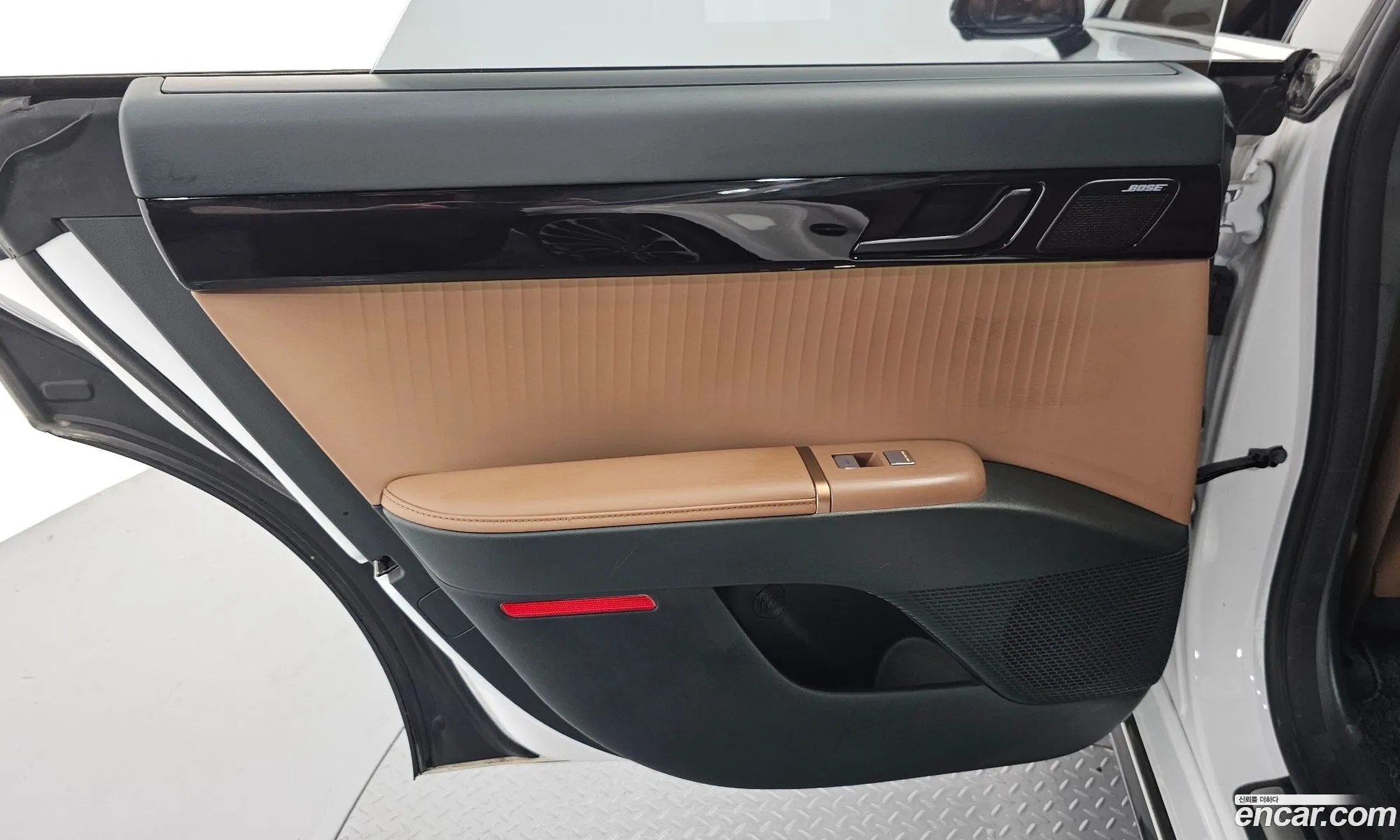 Hyundai Grandeur Hybrid 2023 — 14