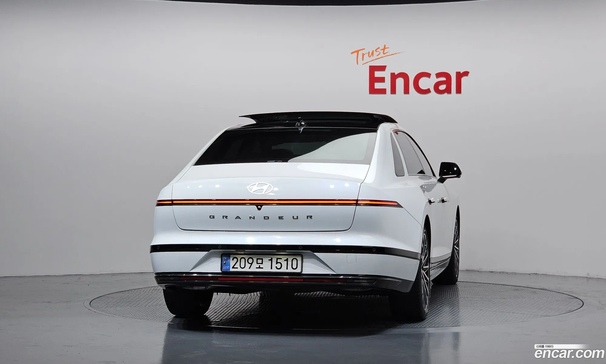 Hyundai Grandeur Hybrid 2023 — 26