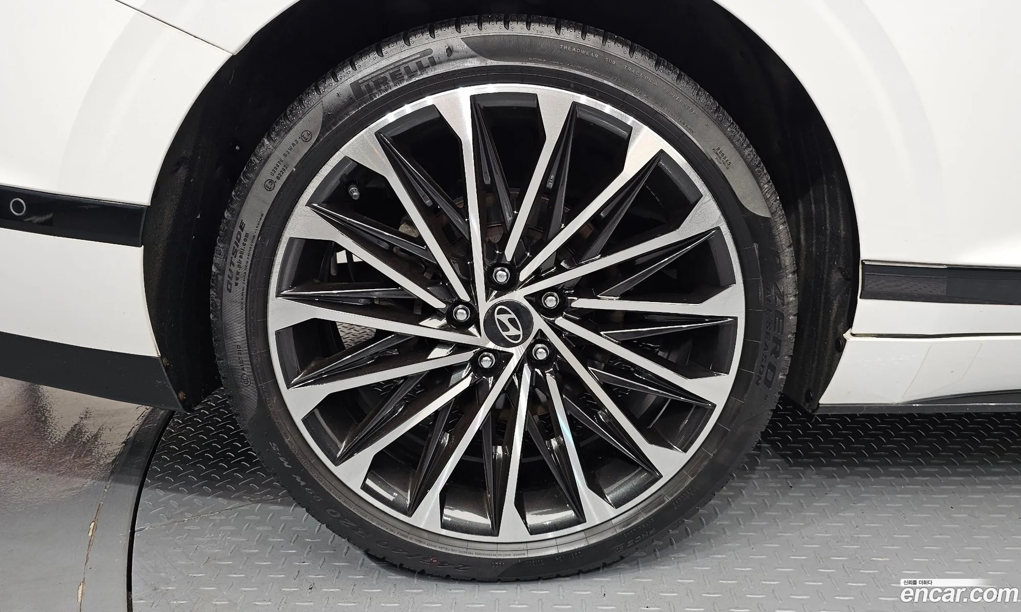 Hyundai Grandeur Hybrid 2023 — 16