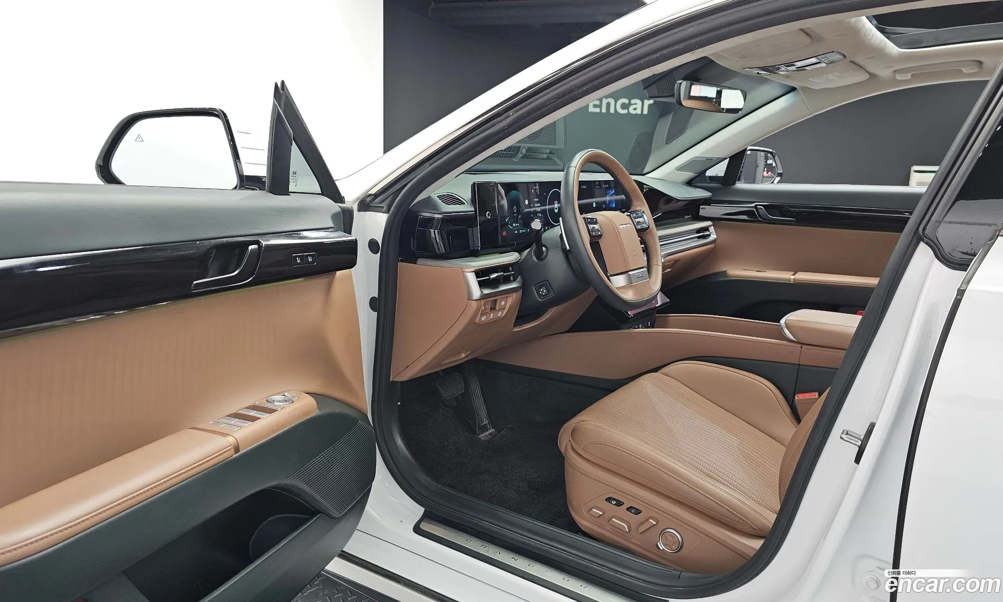 Hyundai Grandeur Hybrid 2023 — 3