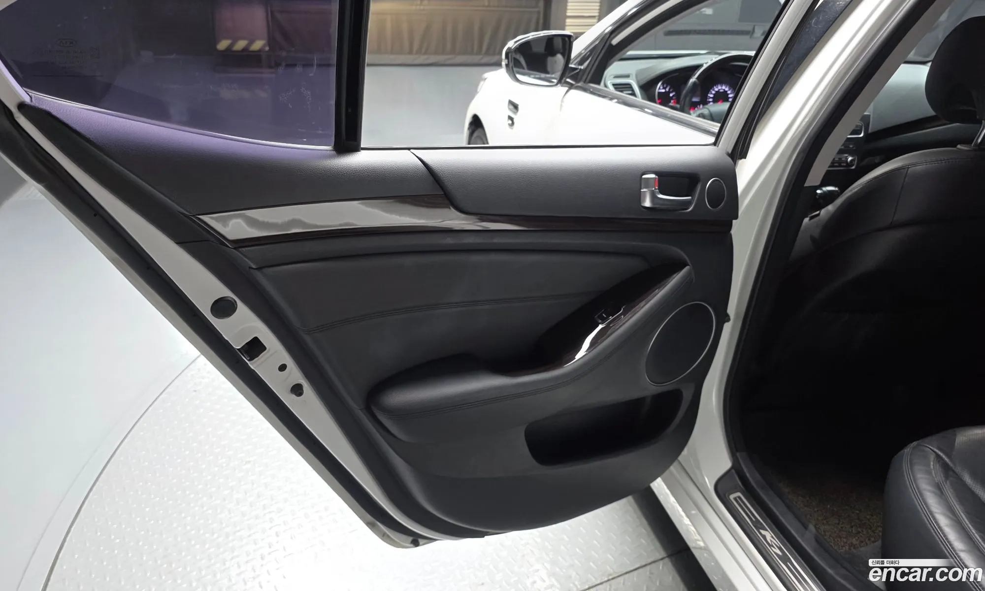 Kia K7 2014 KNALM416BFA181591 — 30