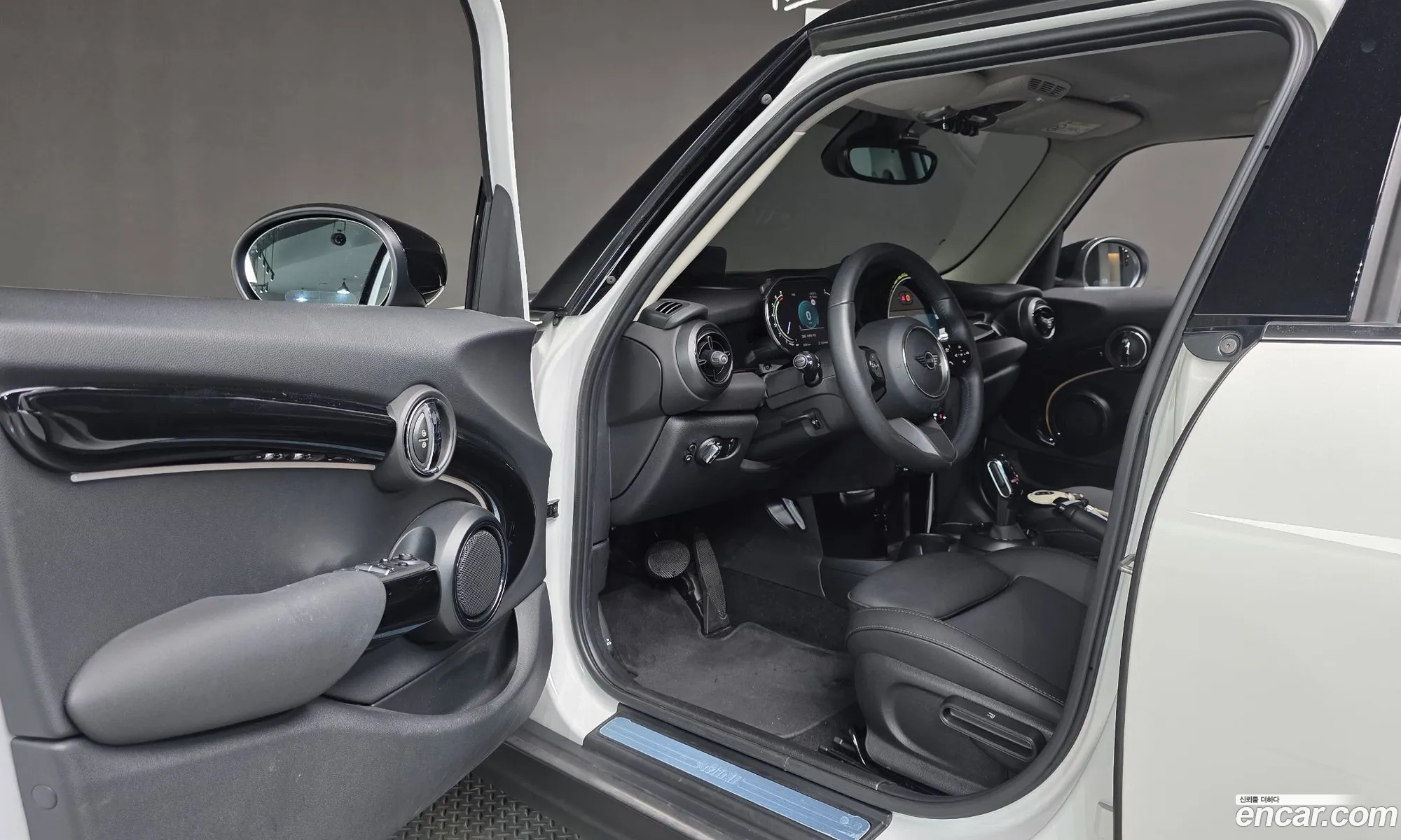 Mini Cooper 2023 — 23