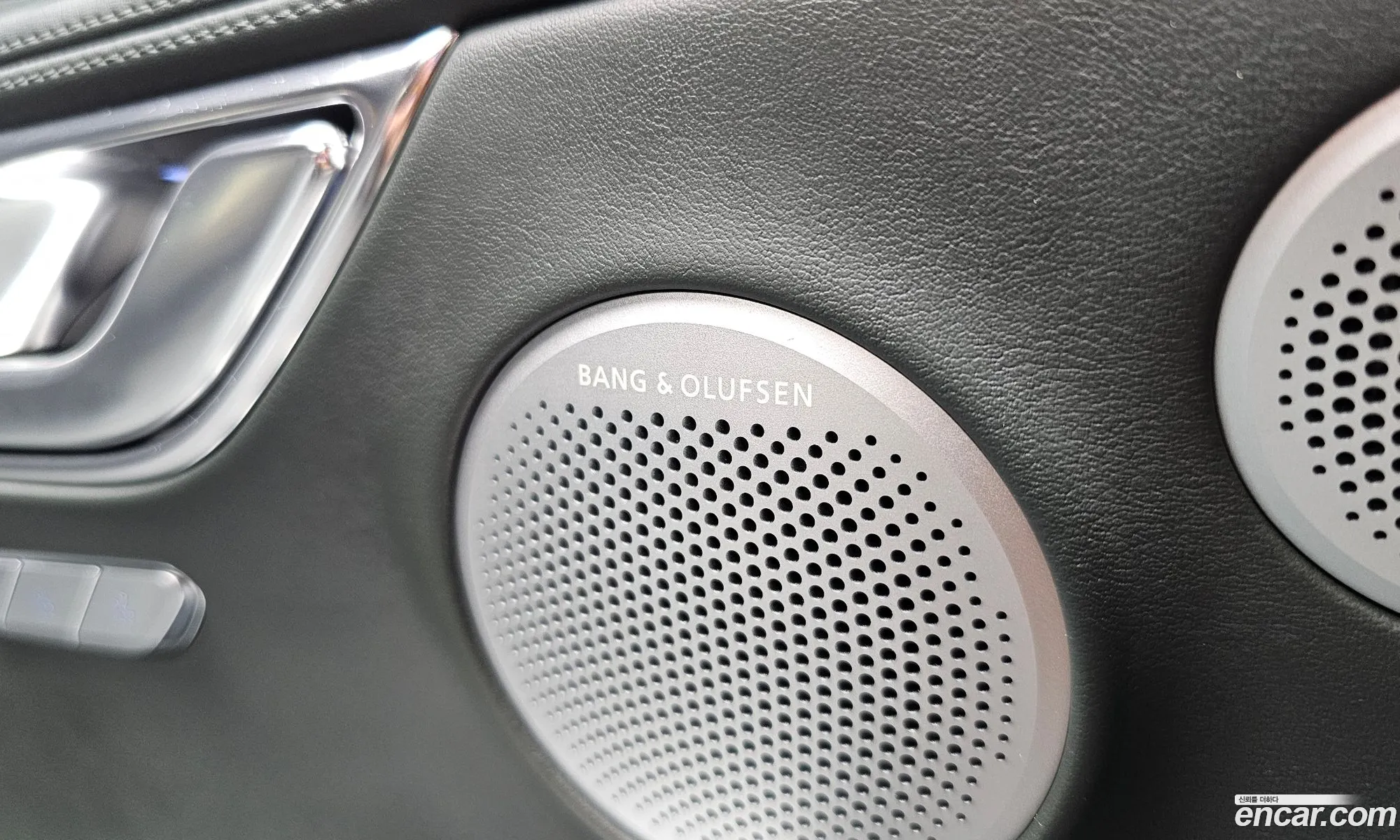 Genesis GV80 2025 KMTHA81BDTU317941 — 18