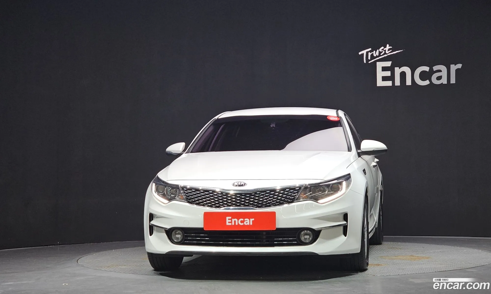 Kia K5 2018 KNAGS415GJA235172 — 3